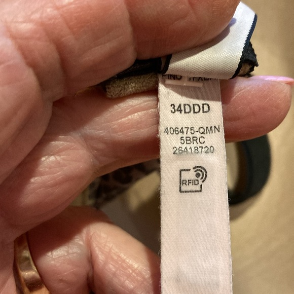 EUC Victoria’s Secret leopard print bra - Picture 4 of 7